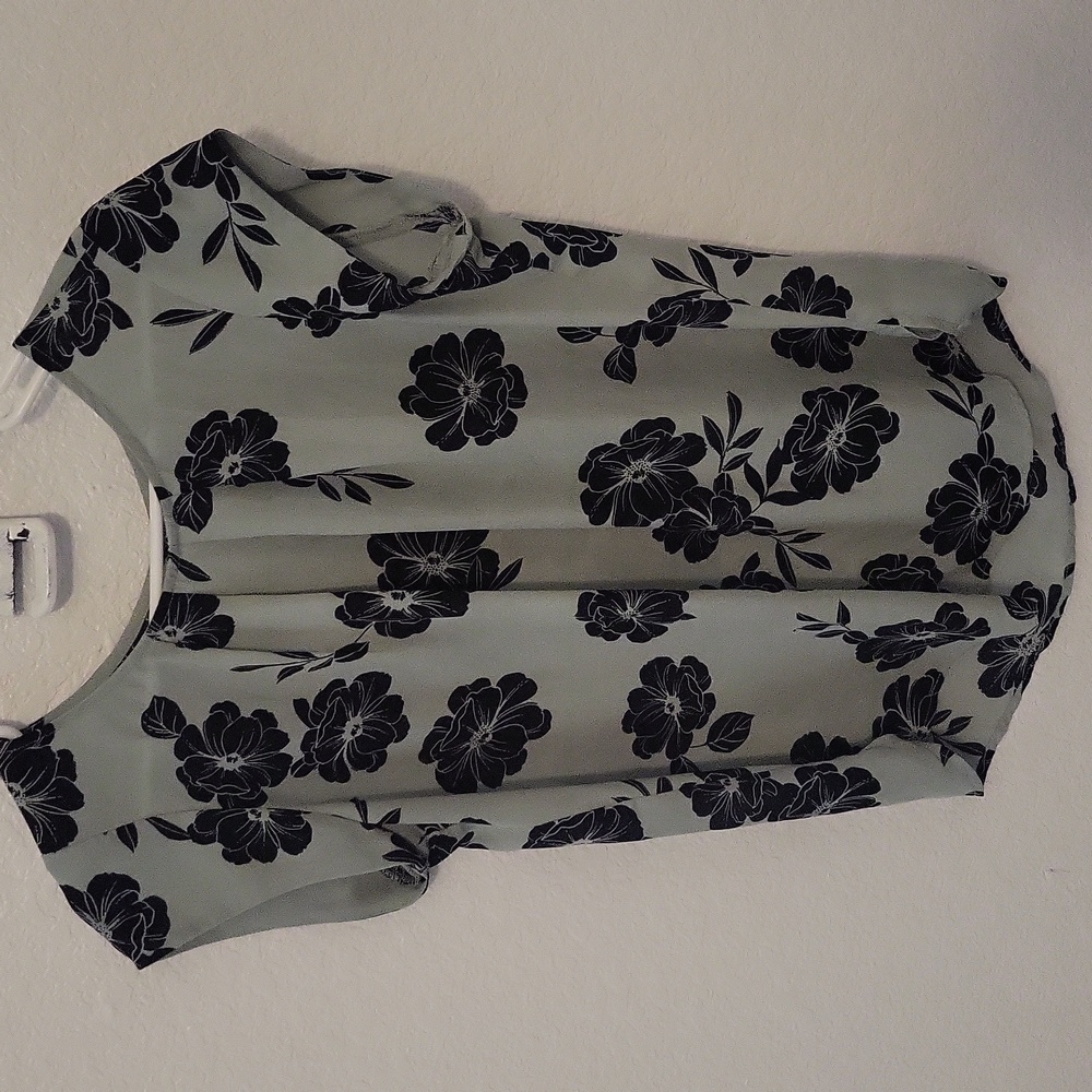 41 Hawthorn Black Floral Blouse